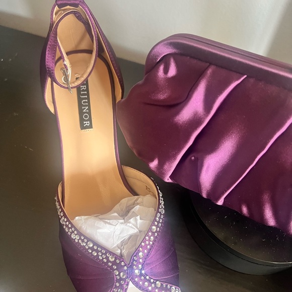 Women's Deep Purple/Plum Satin Heels  Size 8 and Clutch - Picture 4 of 10